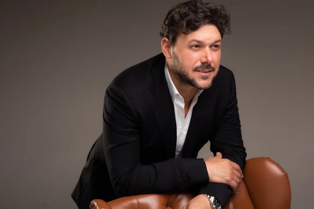 o-que-profissionais-podem-aprender-acompanhando-lideranças-como-a-de-Fauze-Youssef-Skaff-no-LinkedIn